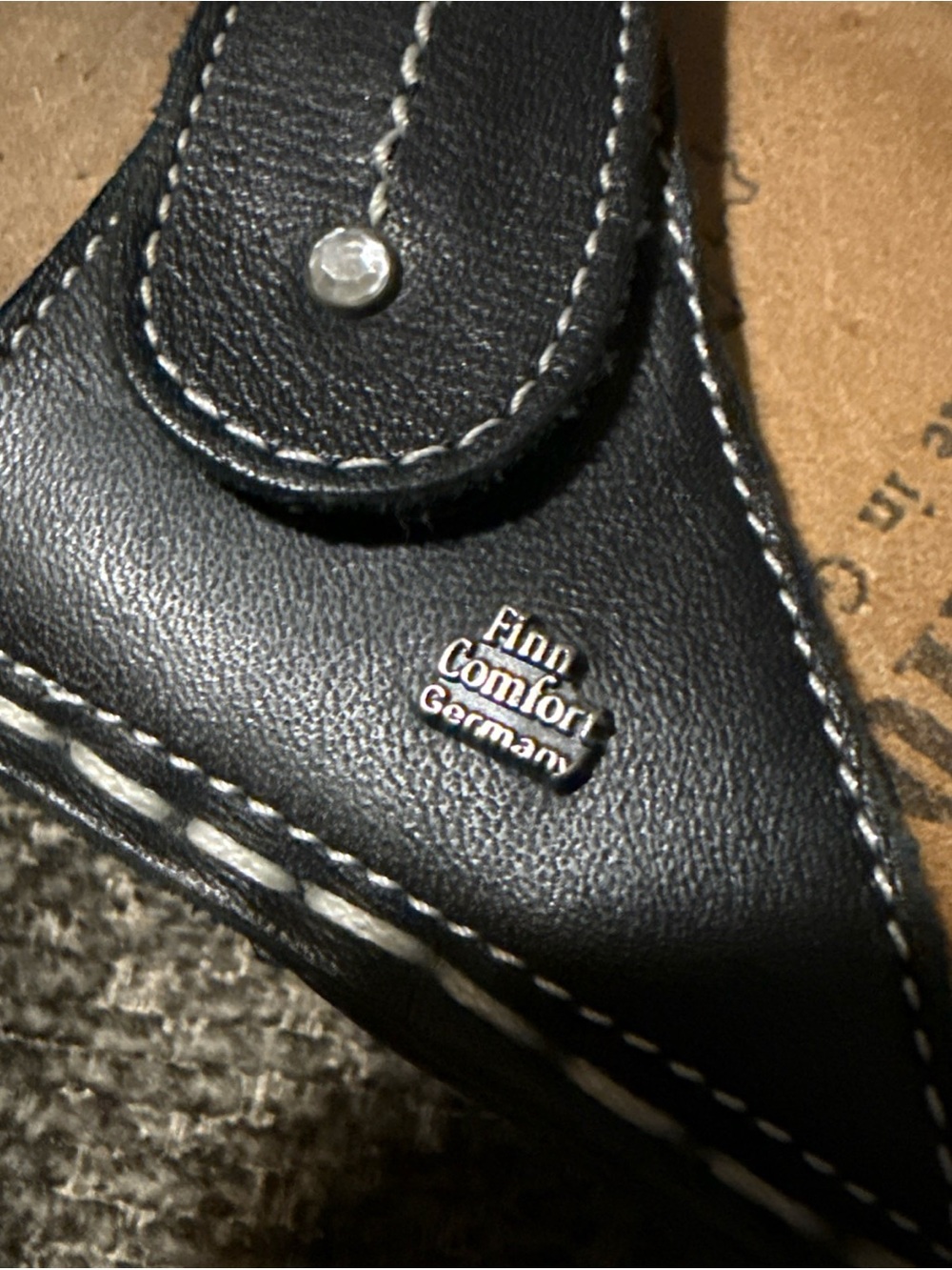 Finn Comfort Women’s Black Leather Adjustable Sandals - Picture 3 of 4